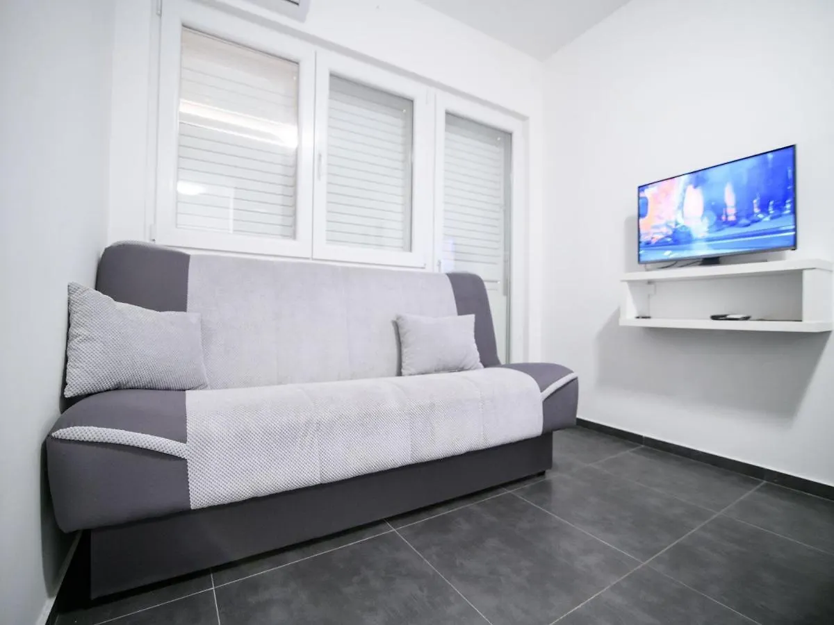 Elegant Holiday Home In Privlakaw With Garden Privlaka  Chorwacja
