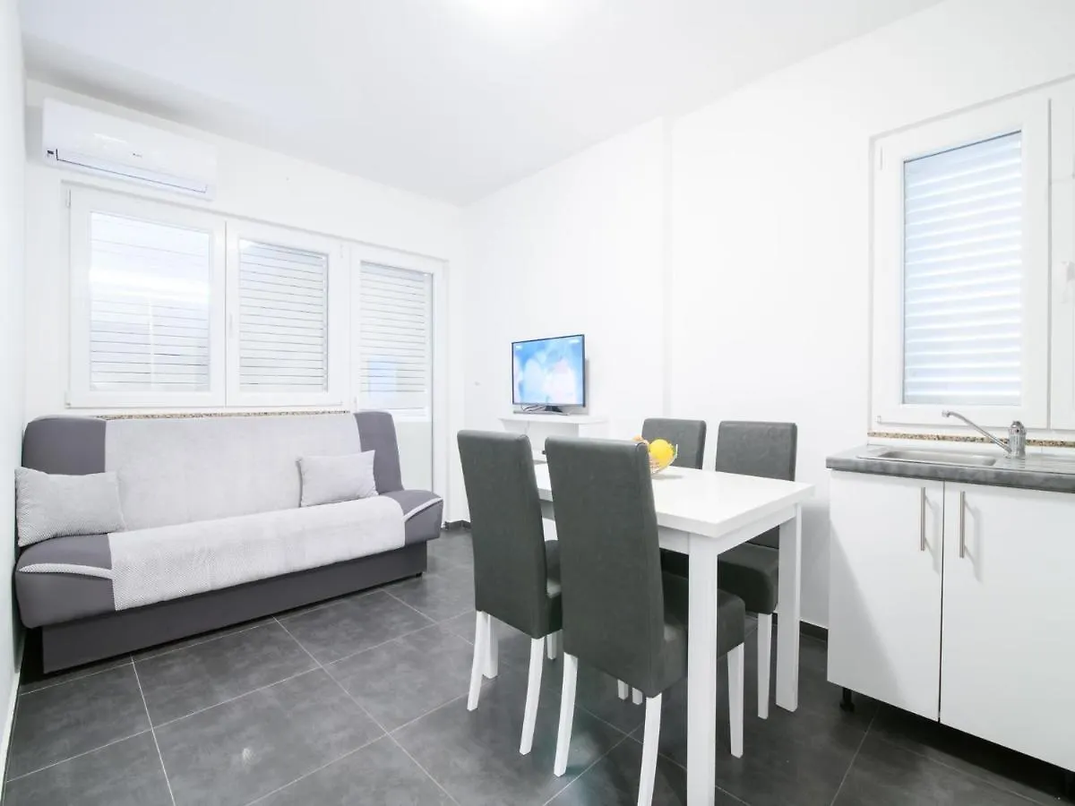 Elegant Holiday Home In Privlakaw With Garden Privlaka  0*, Privlaka (Zadar) Chorwacja
